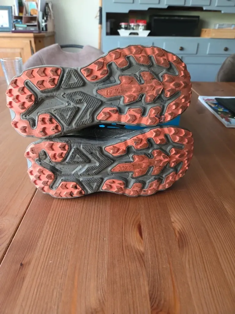 Used Hoka Challenger 8 GTX bike — image 6 of 7