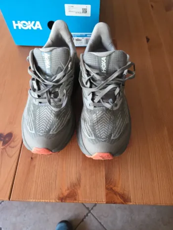 Used Hoka Challenger 8 GTX Running Shoes
