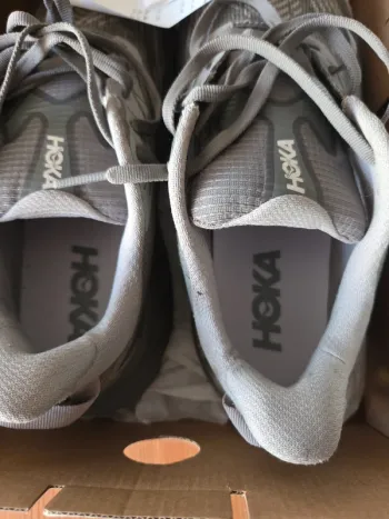 Used Hoka Challenger 8 GTX bike — image 7 of 7