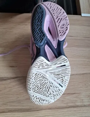 Used Asics Running Shoes bike — image 2 of 4