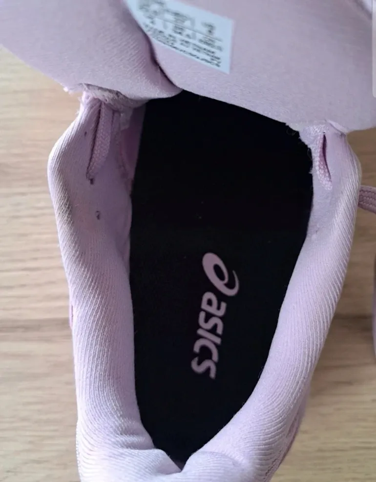 Used Asics Running Shoes bike — image 3 of 4