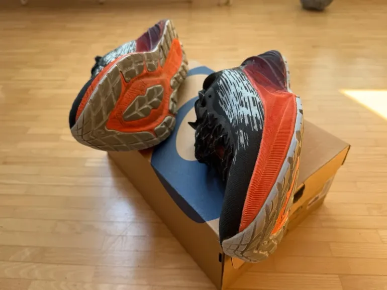 Used Asics Novablast 3 TR bike — image 6 of 7