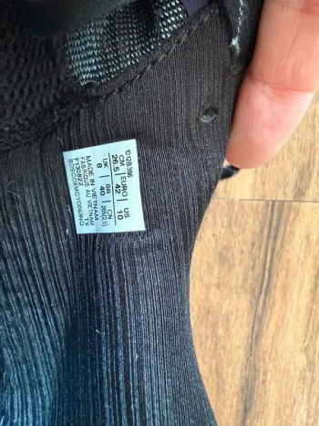 Used Asics Novablast 3 TR bike — image 7 of 7