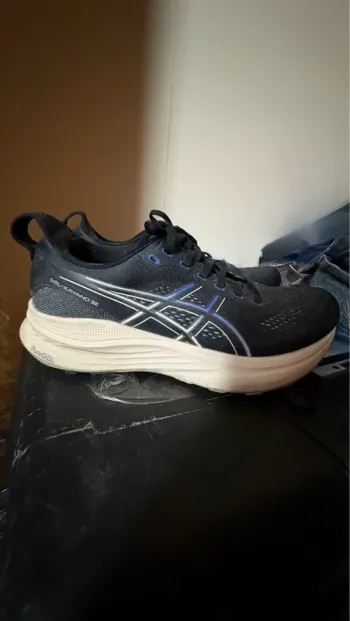 Used Asics Pure Gel Kayano 32 Running Shoes