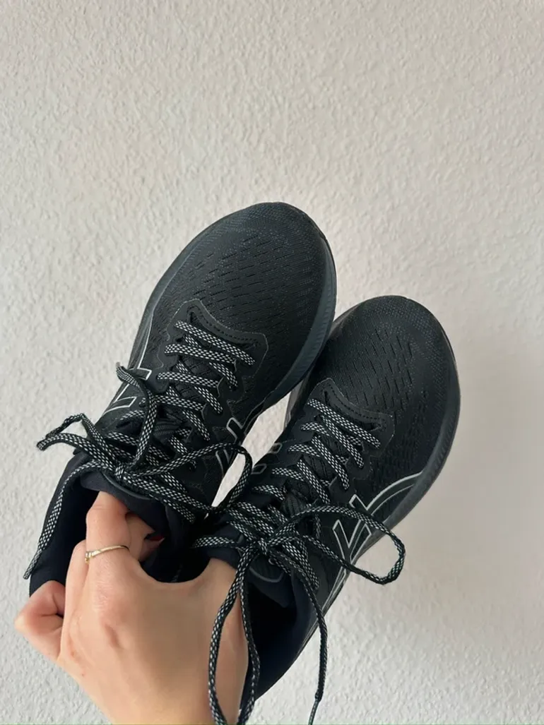 Used Asics Gel Kayano 27 bike — image 2 of 5