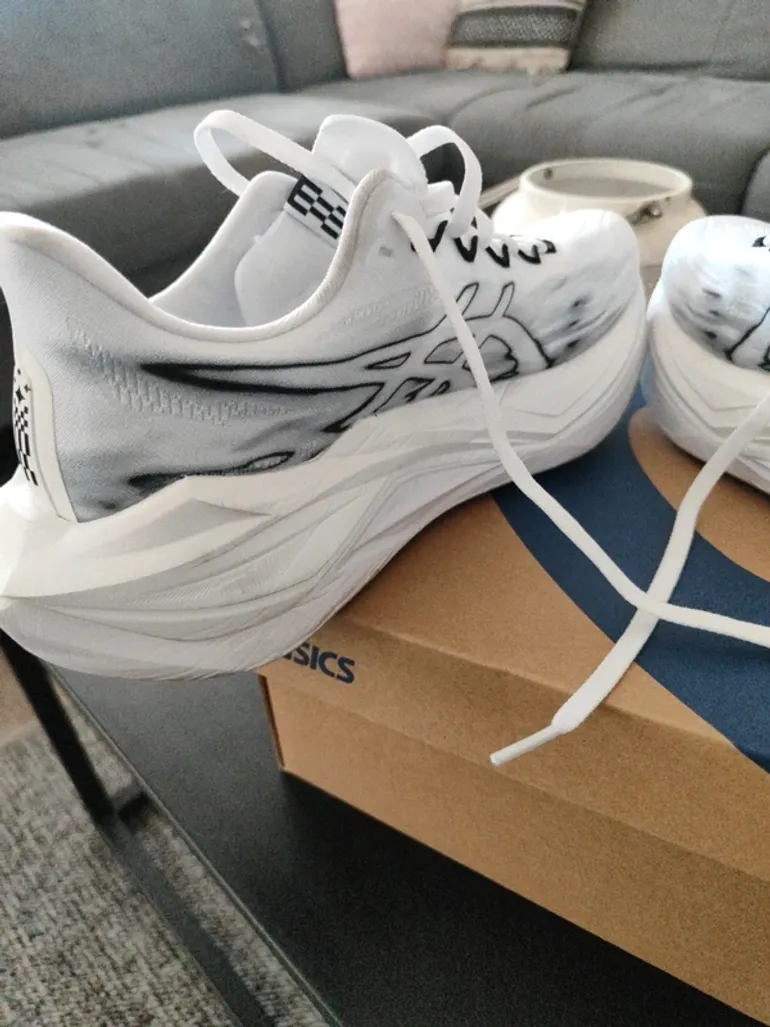 Used Asics Superblast 2 bike — image 10 of 12