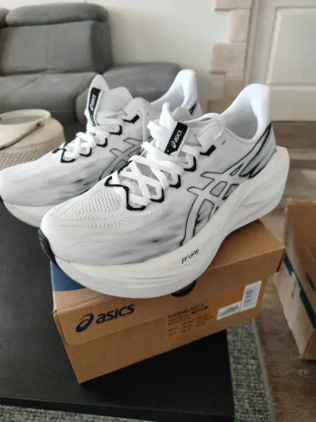 Used Asics Superblast 2 Running Shoes