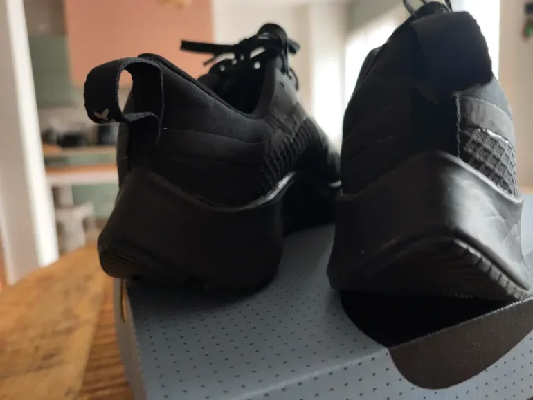 Used Pegasus Nike Air Zoom 37 Shield bike — image 4 of 15