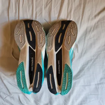 Used New Balance FuelCell SuperComp Elite v4 bike — image 3 of 6