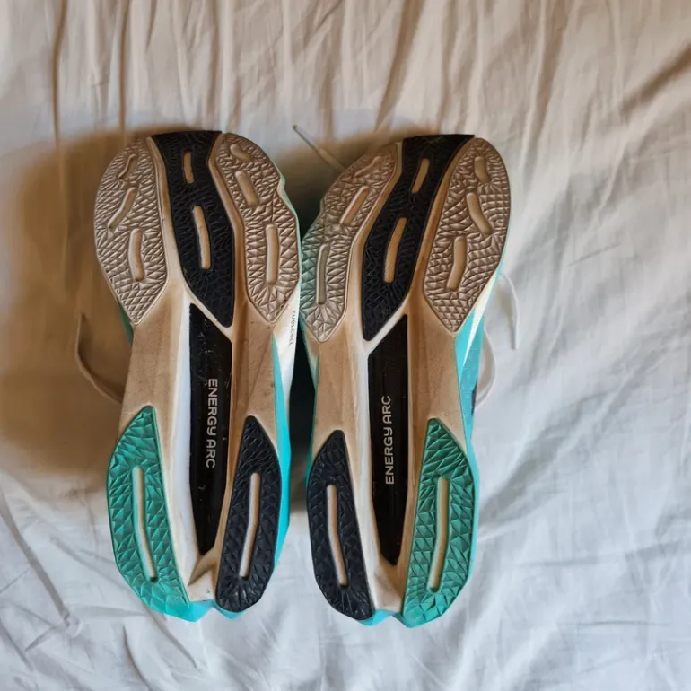 Used New Balance FuelCell SuperComp Elite v4 bike — image 3 of 6