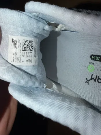 New Balance Running Shoes bike d'occasion — image 3 sur 4