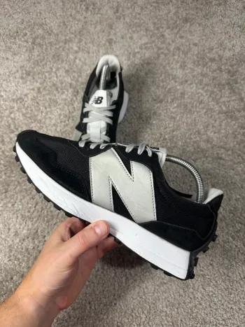Gebrauchtes New Balance 327 Running Shoes
