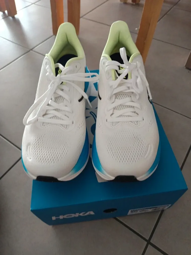 Used Hoka Clifton 11 bike — image 5 of 8