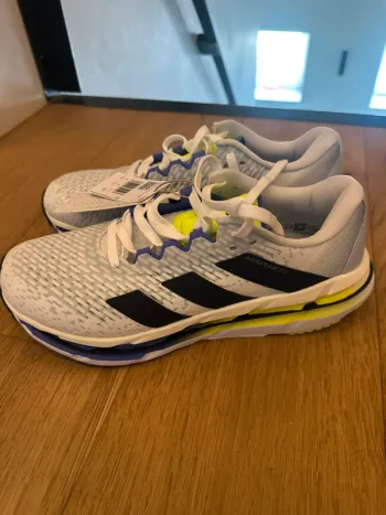 Gebrauchtes Adidas Adistar BYD Running Shoes
