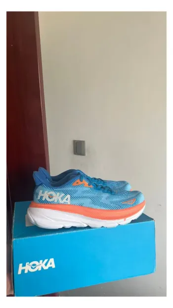 Gebrauchtes Hoka Shoes size 42 Running Shoes