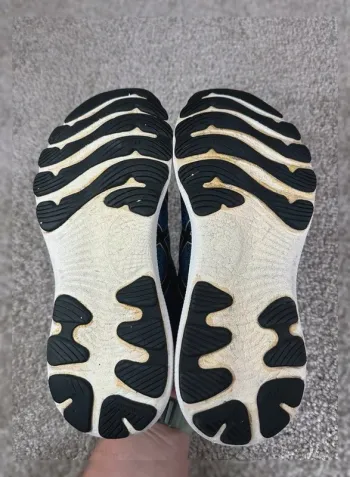 Used Asics Gel Nimbus 24 bike — image 12 of 13