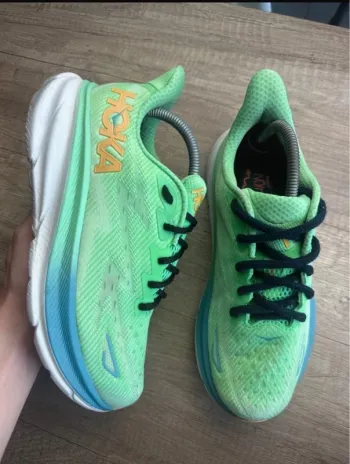Used Hoka Clifton 9 Running Shoes
