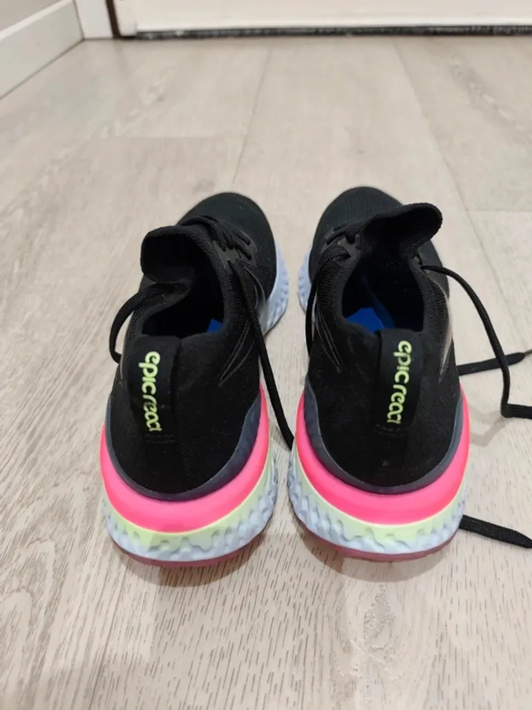Used Nike Epic React Flyknit 2 bike — image 2 of 4