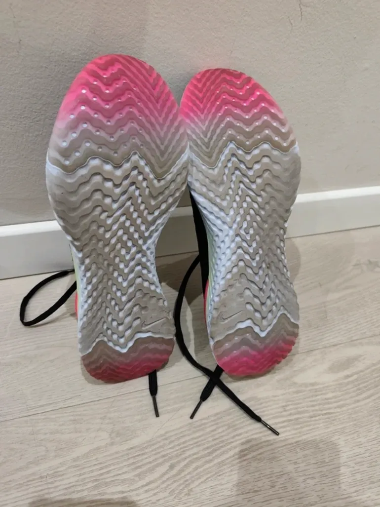 Used Nike Epic React Flyknit 2 bike — image 3 of 4