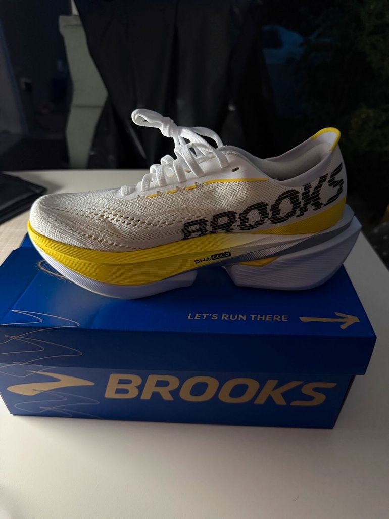 Used Brooks Hyperion Max 4 2026 bike — image 2 of 4