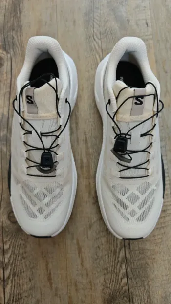 Used Salomon Pulsar Running Shoes