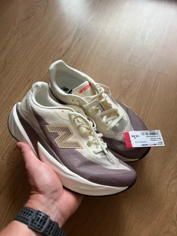 Brugt New Balance FuelCell Rebel v5 Running Shoes