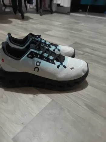 Tweedehands On Running Shoes Running Shoes