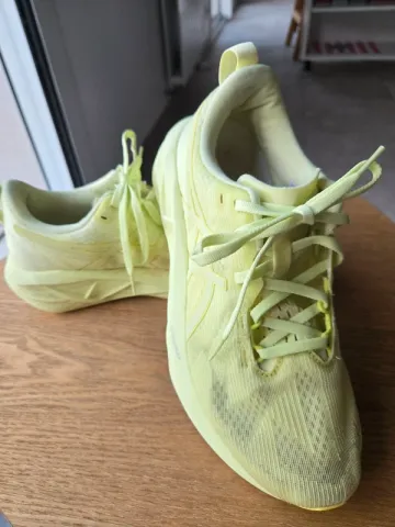Gebrauchtes Asics Novablast 5 Running Shoes