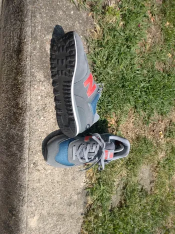 Scarpa New Balance ginnastica bike usato — immagine 5 di 10