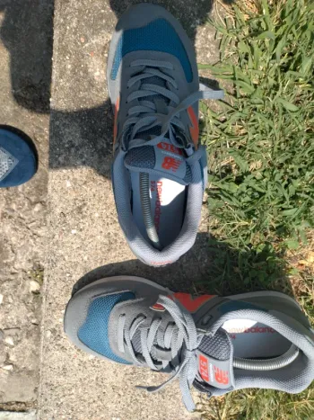 Scarpa New Balance ginnastica bike usato — immagine 7 di 10