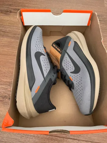 Maestro Nike Air Winflo 10 bike usato — immagine 6 di 8