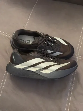 Adidas evo Running Shoes usato