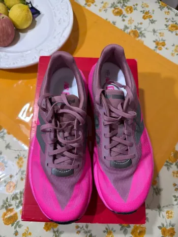 New Balance Rebel v5 bike usato — immagine 4 di 8