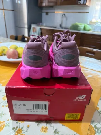 New Balance Rebel v5 bike usato — immagine 5 di 8
