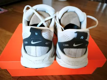 Nike Vomero 18 Run bike usato — immagine 6 di 6
