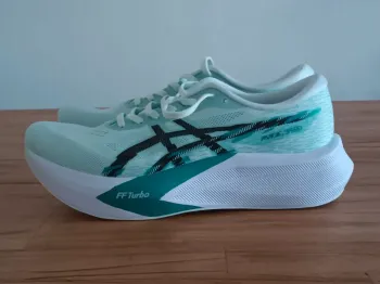 Asics Magic Speed 4 Running Shoes usato