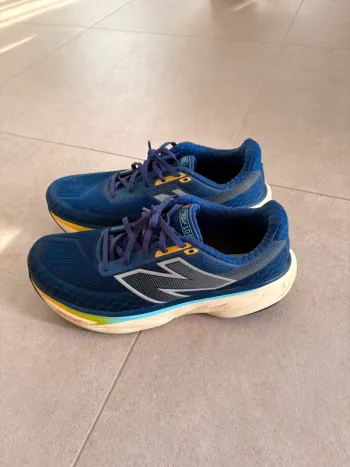 New Balance Fresh Foam X 1080 v14 bike usato — immagine 3 di 8