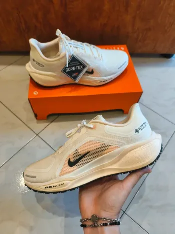 Pegasus Air Zoom 41 Gore-Tex Running Shoes usato