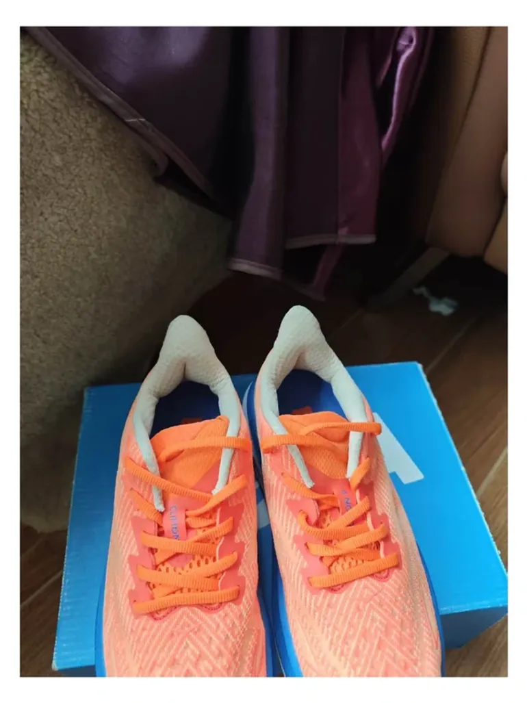 Tweedehands Hoka Clifton 9 bike — afbeelding 4 van 6