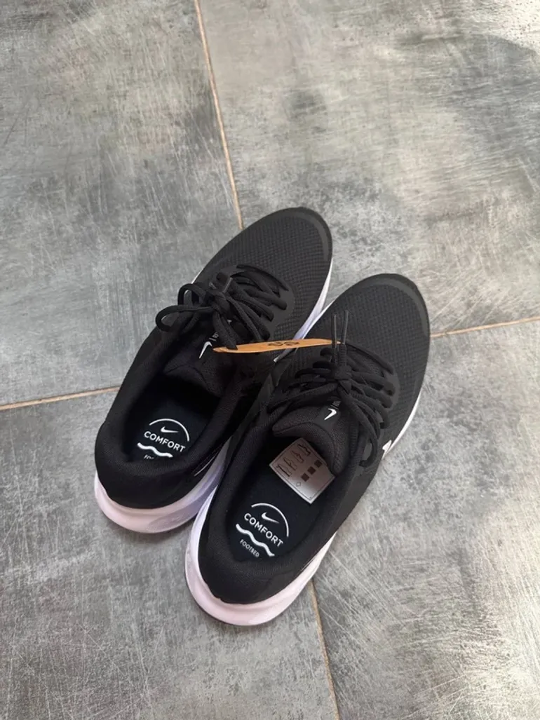 Tweedehands Nike Revolution 7 bike — afbeelding 3 van 8