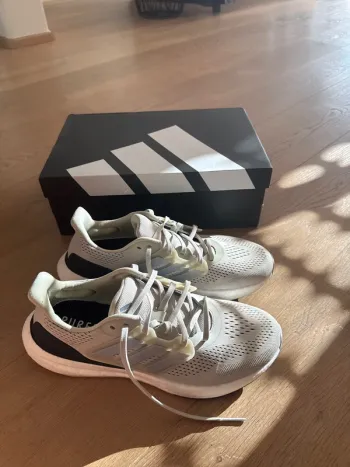 Adidas Pureboost 23 Running Shoes usato