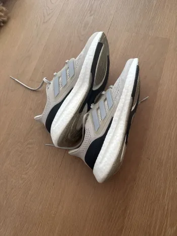Adidas Pureboost 23 bike usato — immagine 5 di 12