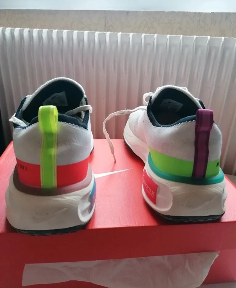 Nike Zoom X Invincible Run 3 bike usato — immagine 3 di 10