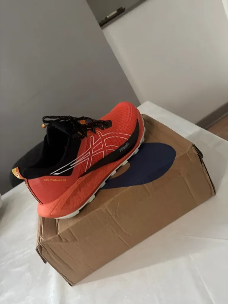 Asics Running Shoes bike usato — immagine 2 di 6