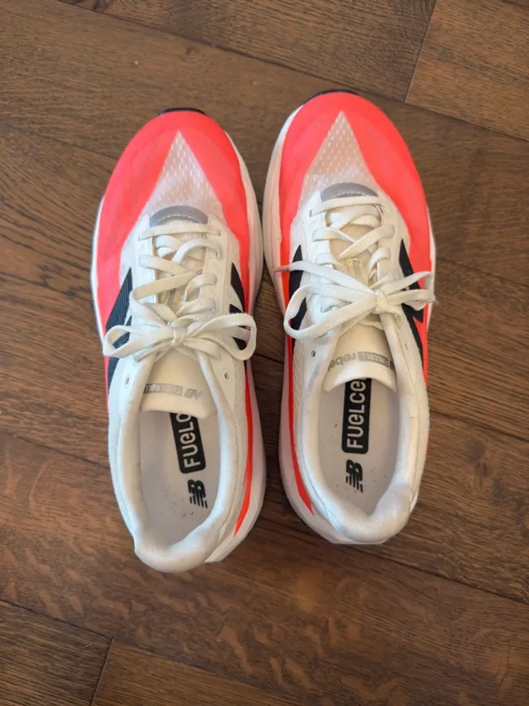New Balance FuelCell Rebel v5 bike usato — immagine 3 di 5