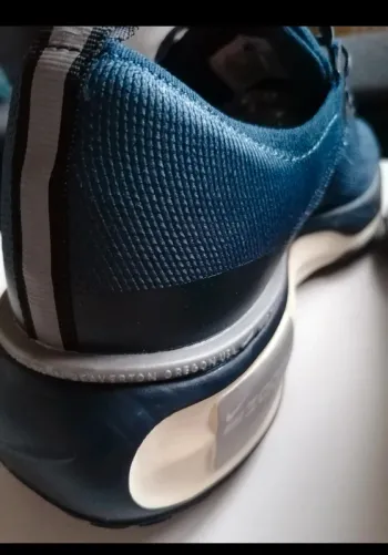 Nike Invincible Run 3 bike usato — immagine 3 di 9