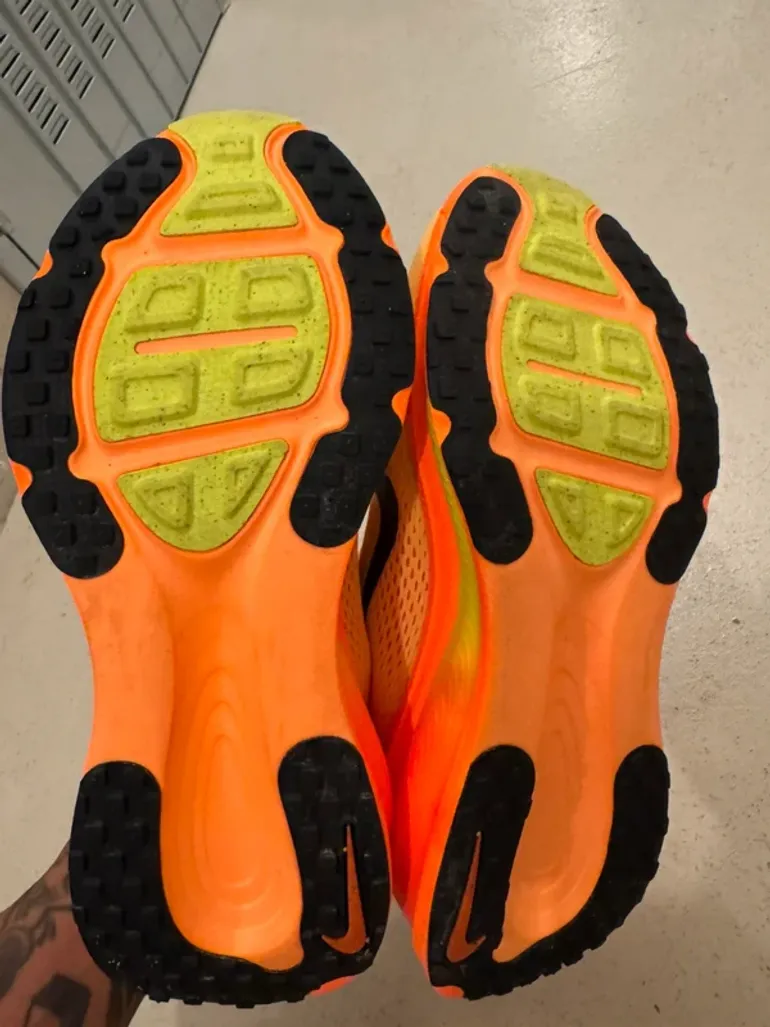 Used Nike Vomero 18 bike — image 5 of 15
