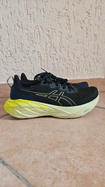 Used Asics Novablast 3 bike — image 3 of 6
