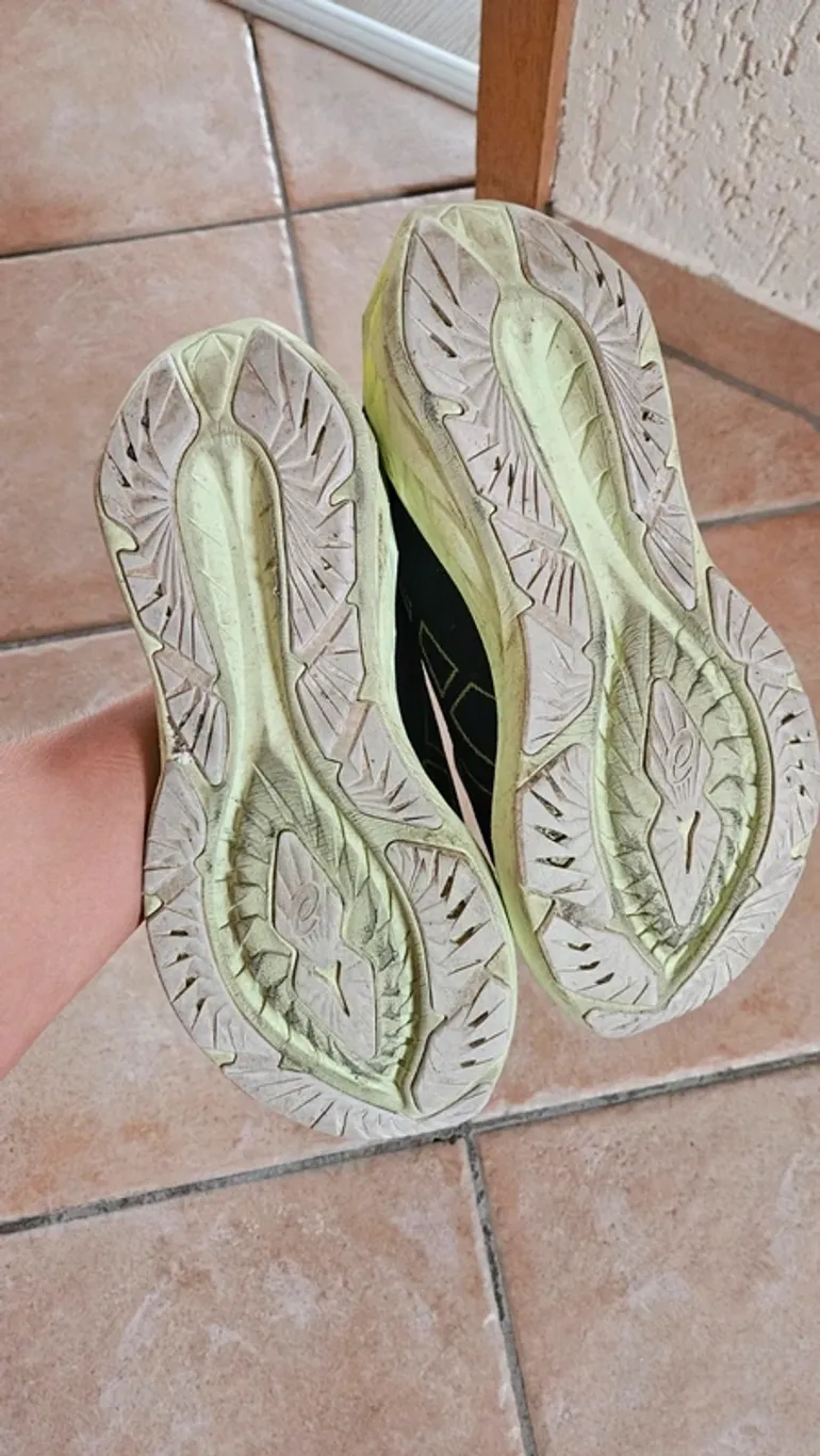 Used Asics Novablast 3 bike — image 5 of 6