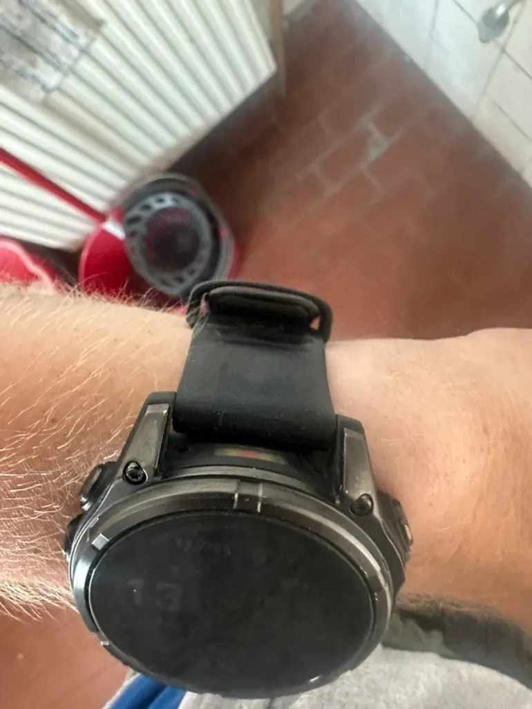 Used Garmin Fenix 8 Solar Sapphire bike — image 6 of 6